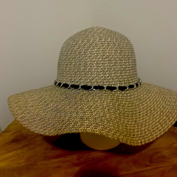 Accessories - Women's brim